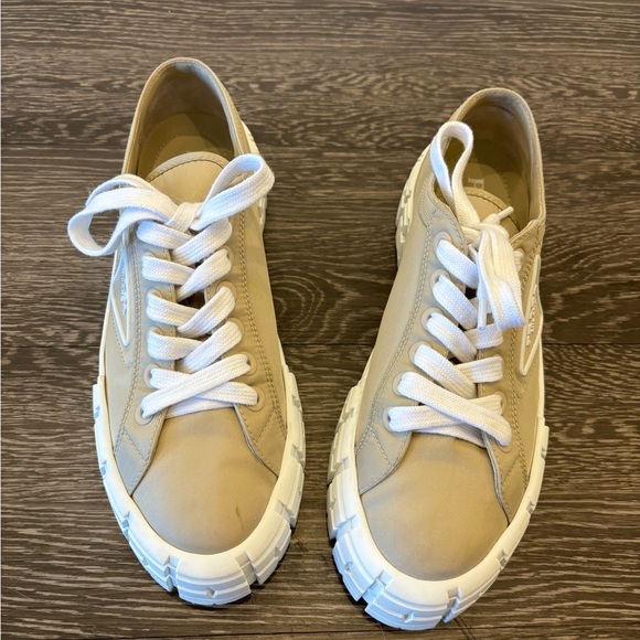 Prada Double Wheel Re-Nylon gabardine sneakers Desert Beige - Picture 3 of 3